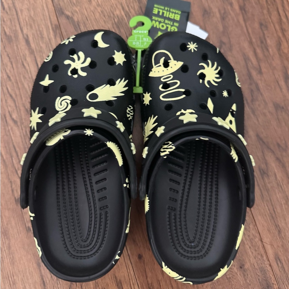 Crocs Classic Glow Space Clog Sz J1